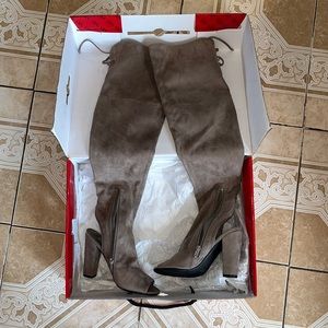 Women High Knee Heels / New